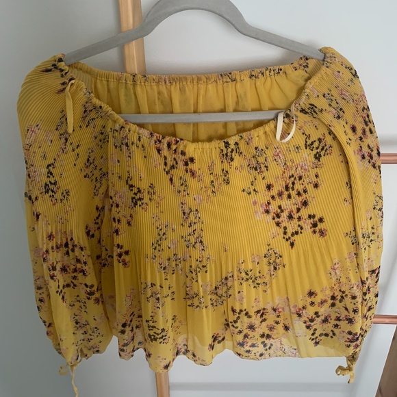 WILFRED Talence Blouse Off the Shoulder Pleated Yellow Floral XSmall Aritzia - Picture 1 of 2